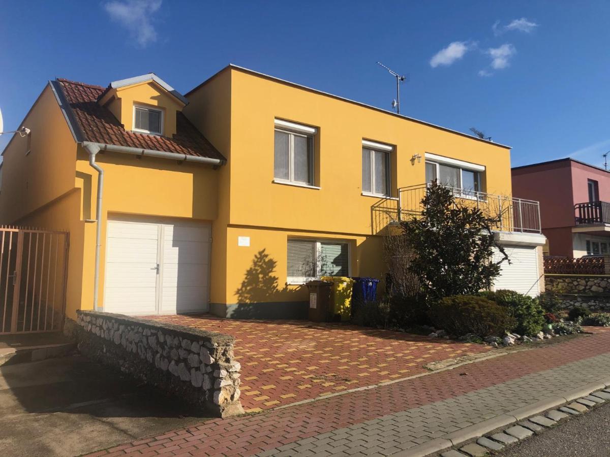 Ubytovani U Jerabku - Parkovani Zdarma Mikulov Dış mekan fotoğraf